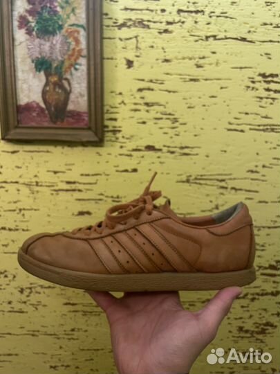 Adidas tobacco