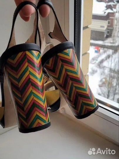 Босоножки Arzoli 36 размер