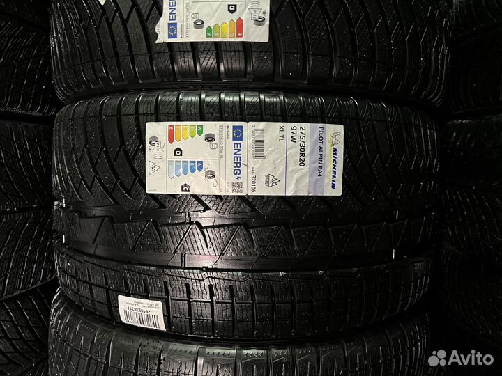 Michelin Pilot Alpin 4 275/30 R20 и 245/35 R20 98W