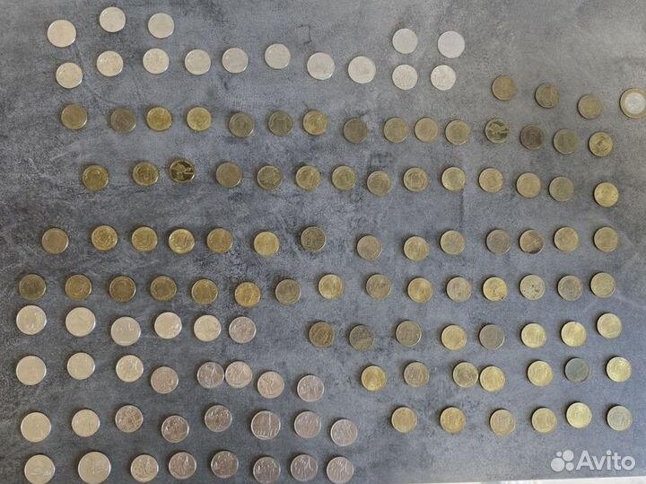 Купюры и монеты (коллекцией)