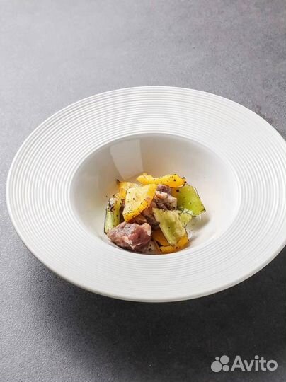 Глубокая сервировочная тарелка