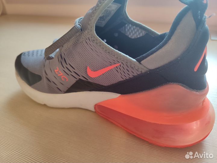 Кроссовки женские