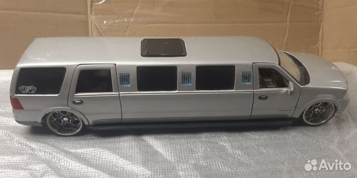 Модель Lincoln Navigator 1/24