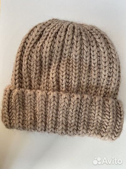 Розовая шапка капор, бежевая и серая шапка