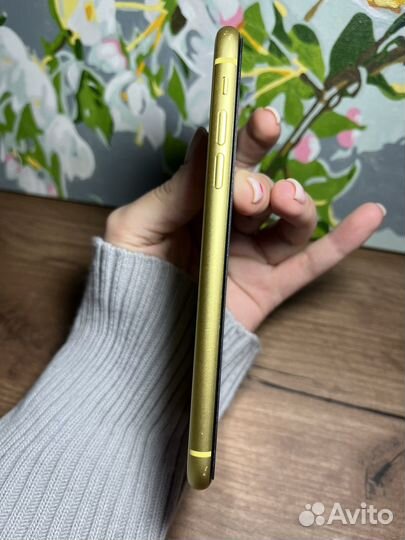 iPhone 11, 64 ГБ