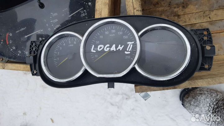 Щиток приборов Renault logan 2