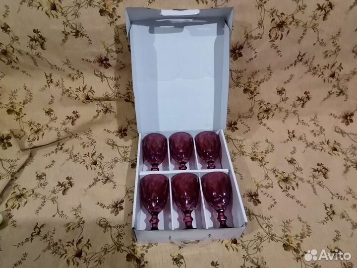 Набор бокалов из цветного стекла