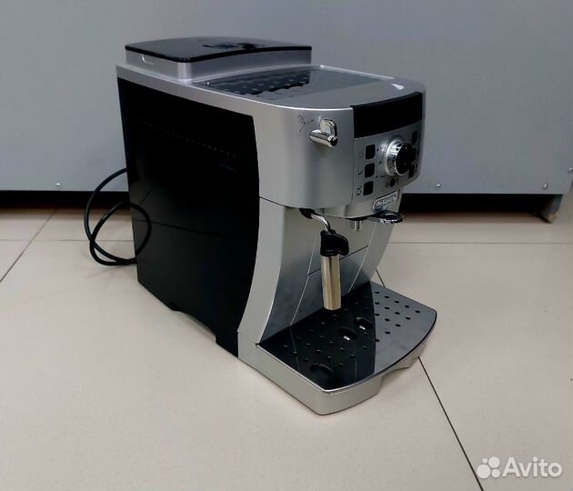 Кофемашина Delonghi ecam 22.110.SB