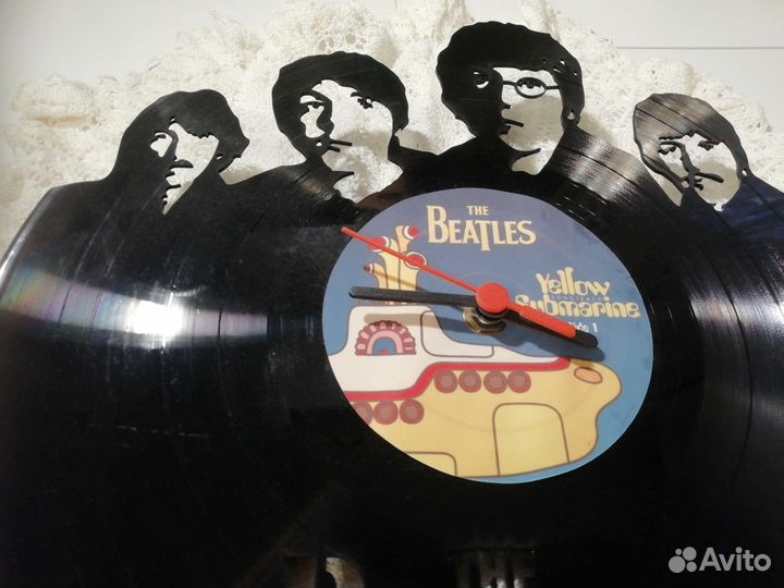 Часы - винил Битлз. Вырезана из пластинки