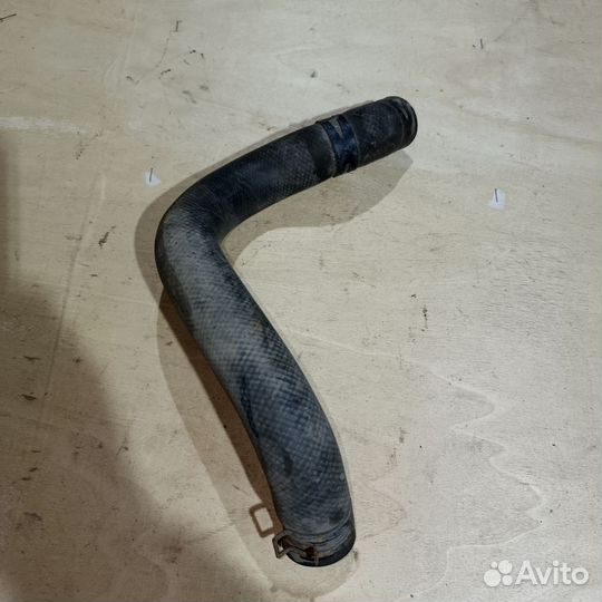 Патрубок радиатора нижний Mitsubishi Lancer 9