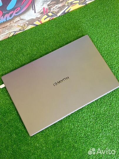 Ультрабук Huawei ryzen 5/8/256/Vega 8 2GB