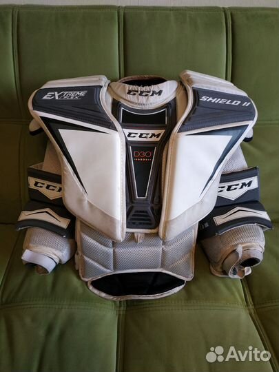 Вратарский нагрудник ccm