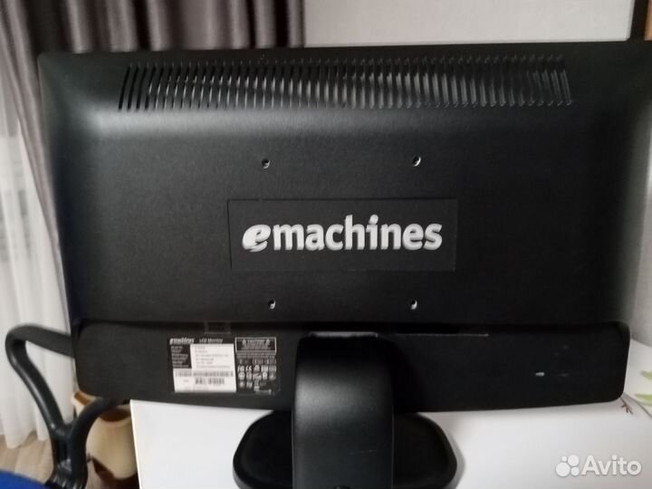 Компьютер (системный блок и монитор)