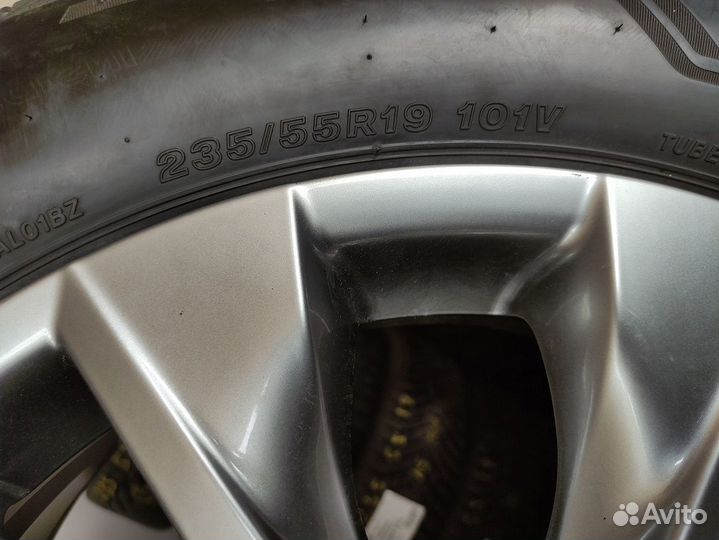 Оригинальные колеса на Toyota RAV4 R19