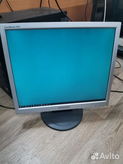 Монитор Samsung Sync Master 720N