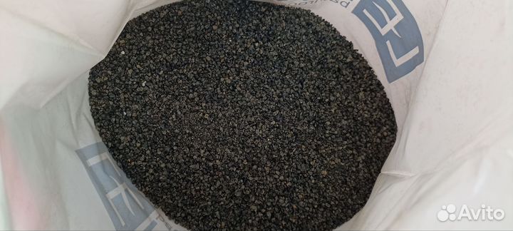 Грунт белый и черный кварц, камни