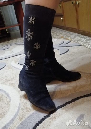 Зимние женские сапоги