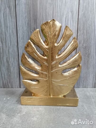 Стильная статуэтка