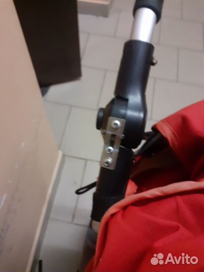 Коляска для двойняшек Bumbleride +люльки