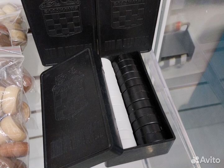 Шашки, шахматная доска, фигуры