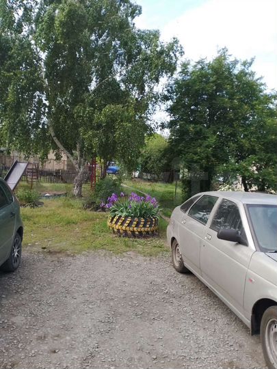 2-к. квартира, 43 м², 1/3 эт.