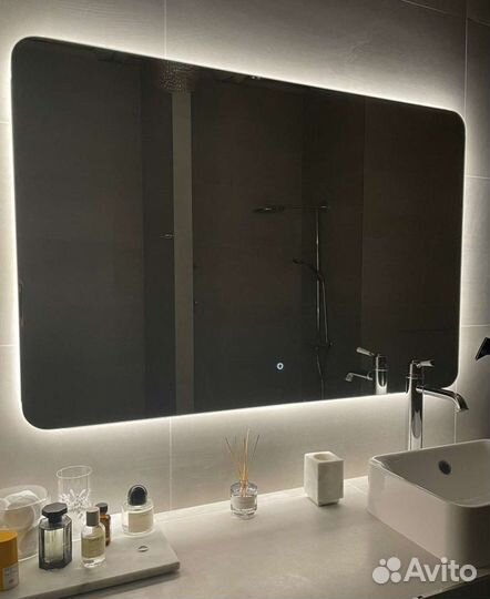 Зеркало с подсветкой для ванной