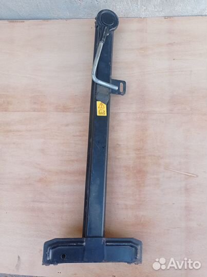 Домкрат винтовой Форд Сиерра