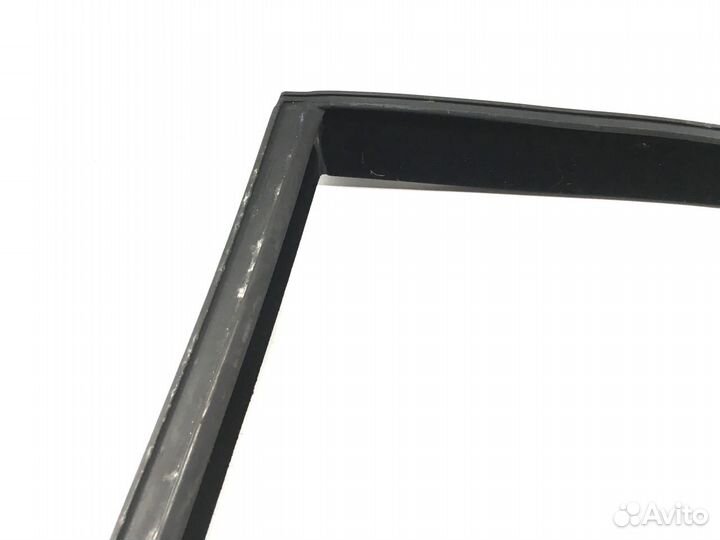 Уплотнитель задний правый BMW 5 E60