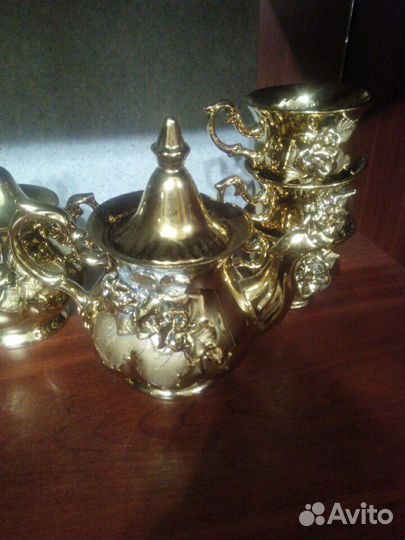 Чайный сервиз.Золотистый новый