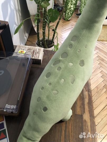 Динозавр игрушка