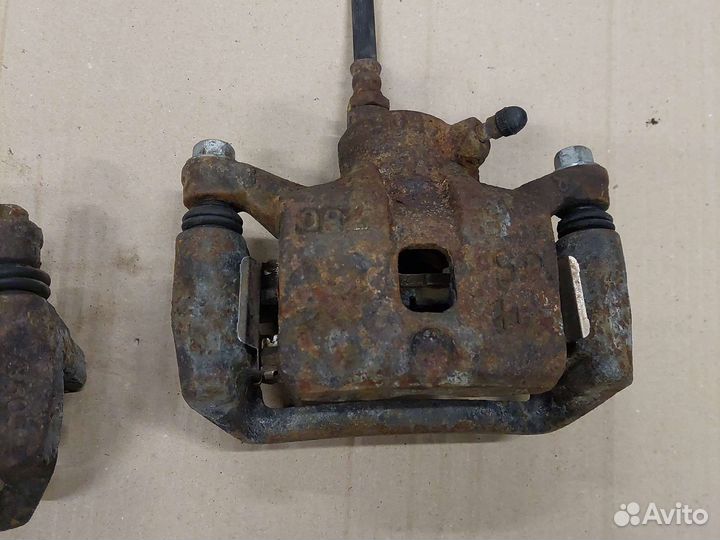 Суппорт задний Mitsubishi Galant viii 97-03