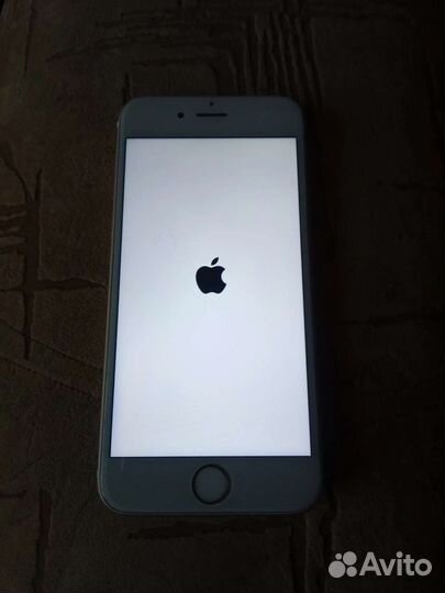Телефон iPhone 6s
