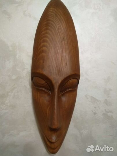 Маска деревянная ручной работы