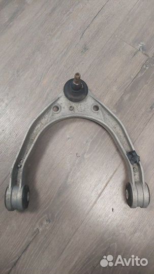 Рычаг подвески верхний передний Volkswagen Touareg