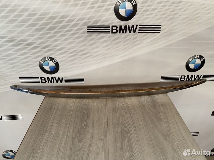 Декоративная планка багажника BMW F07