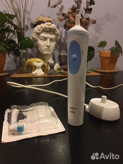 Электро зубная щетка OralB