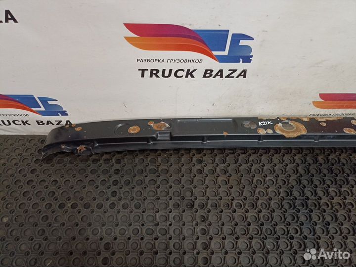 Планка под лобовое стекло