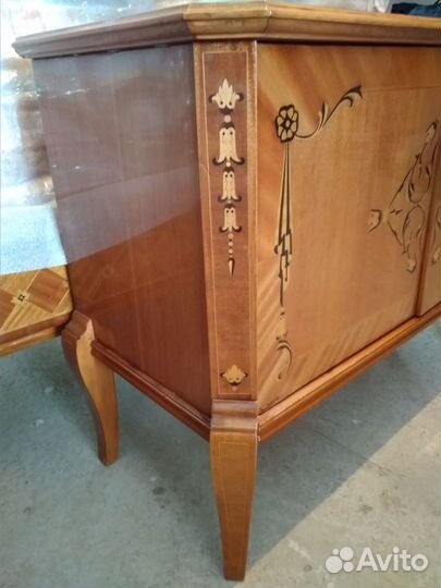 Тумба под радиоаппаратуру 