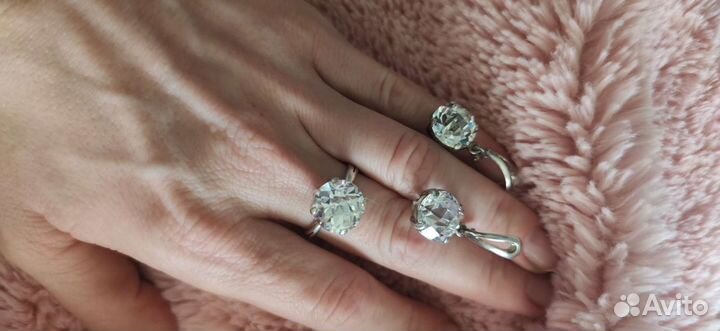 Серебряные серьги и кольцо