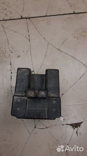 Наполнитель заднего бампера Nissan Micra