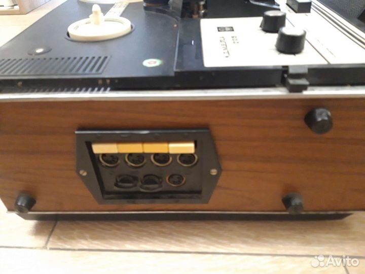Катушечный магнитофон комета 209