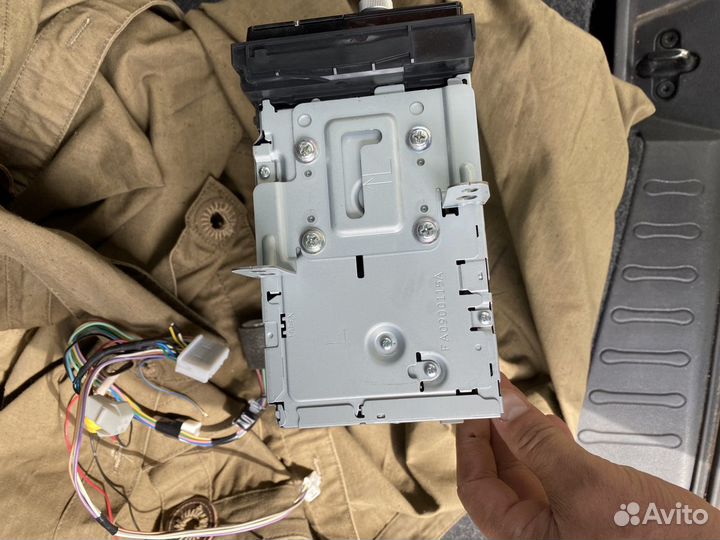 Штатная магнитола MM 318 D/W