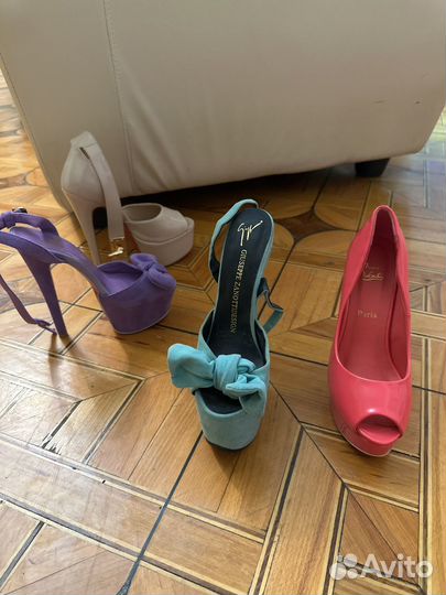 Туфли на высоком каблуке