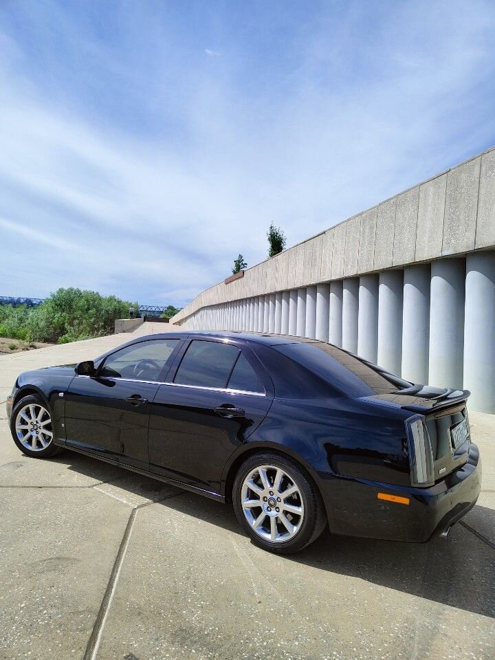 Cadillac STS