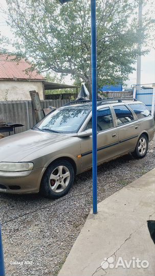 Opel Vectra 1.8 AT, 1998, 300 000 км