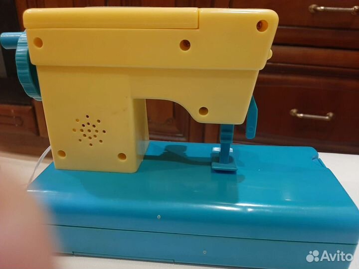 Детская швейная машинка