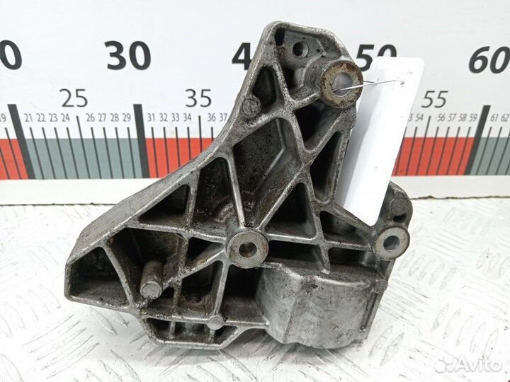 Кронштейн генератора для Volkswagen Touran 1