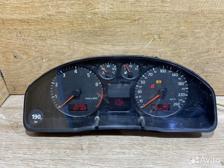 Панель приборов Audi A4 B5 бензин 1121279