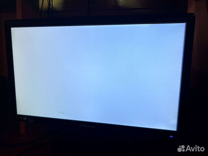 Монитор Samsung