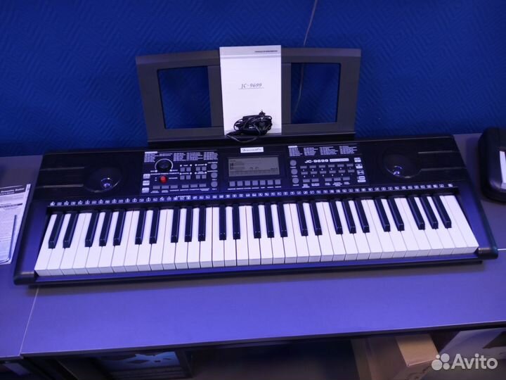 Синтезатор jc-9699 новый